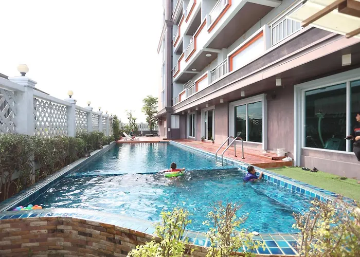 Convenient Grand Plus Hotel Suvarnabhumi