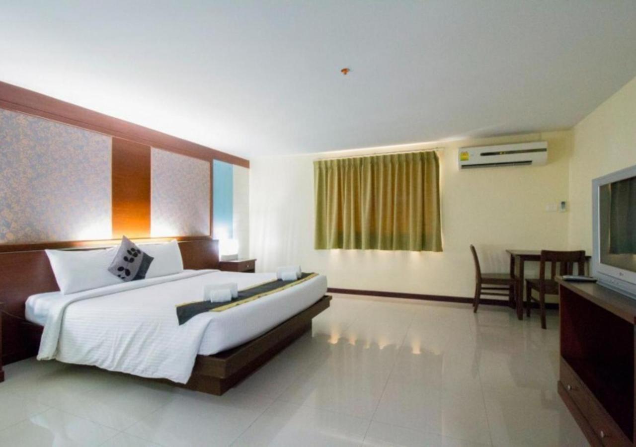 Convenient Grand Suvarnabhumi Hotel