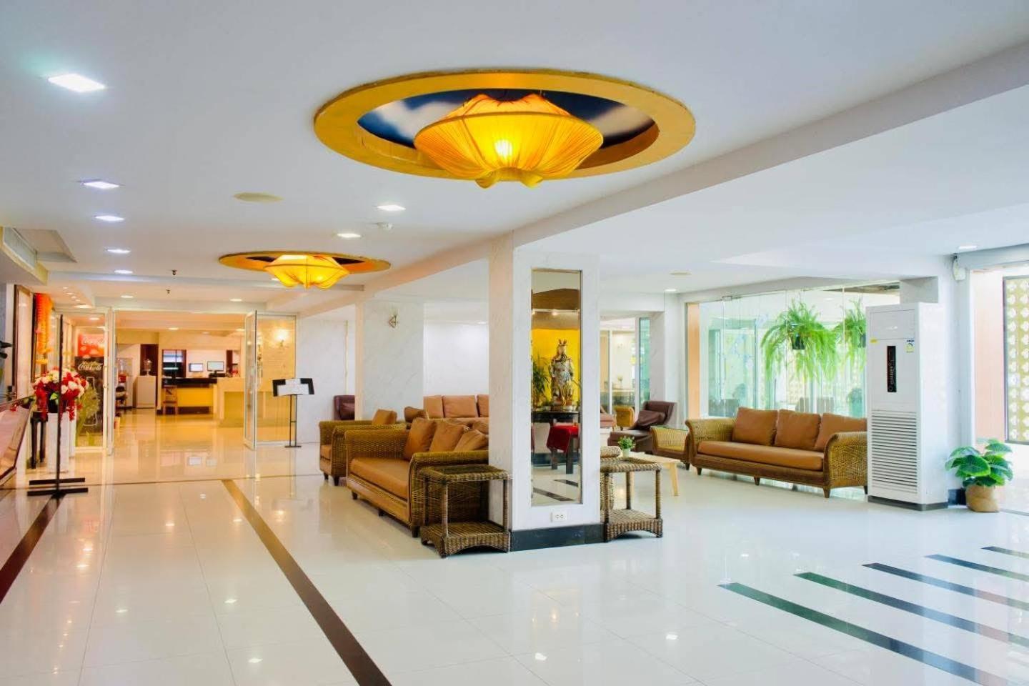 Convenient Grand Suvarnabhumi Hotel